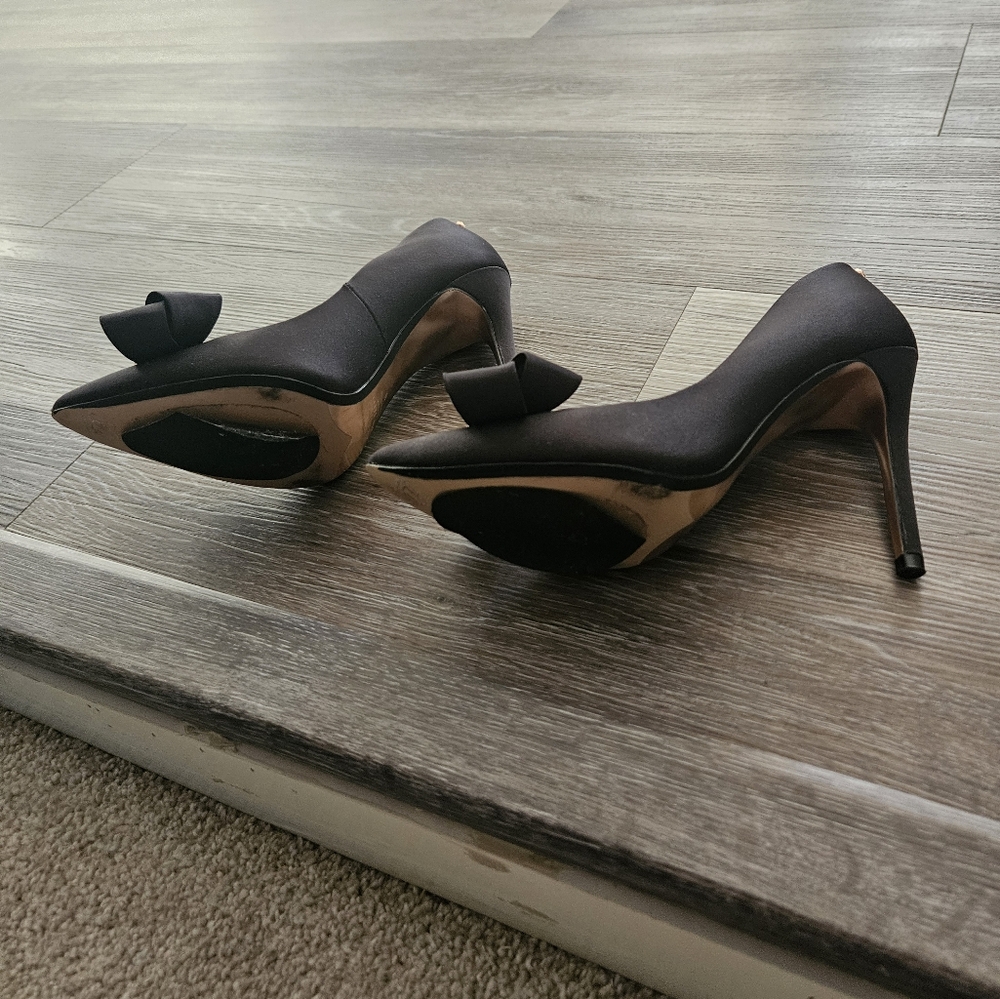 Ted Baker Black Pointed Pump with Bow and Rose-Gold Accent - Picture 3 of 5